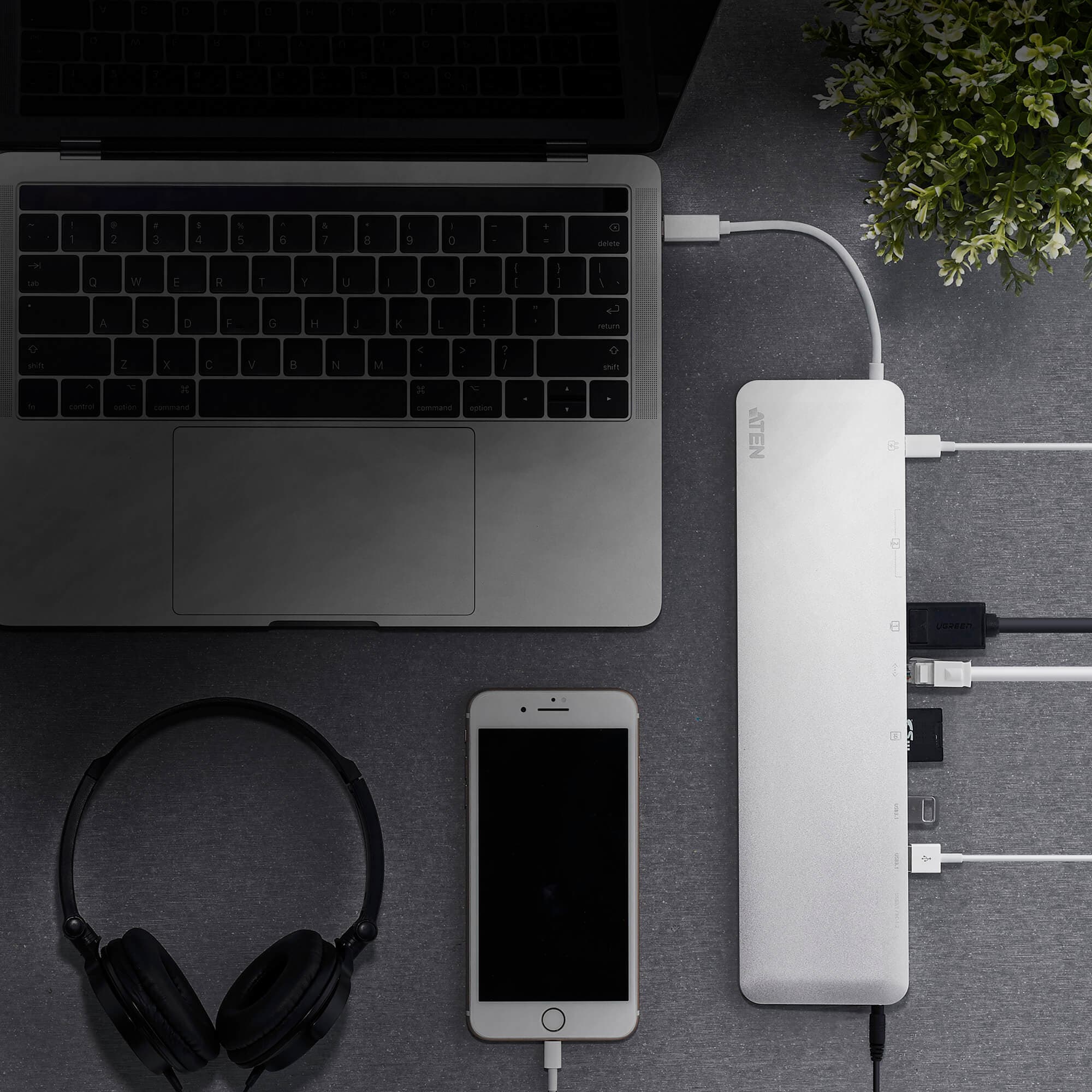USB-C Multiport Dock with Power Pass-Through — изглед 4
