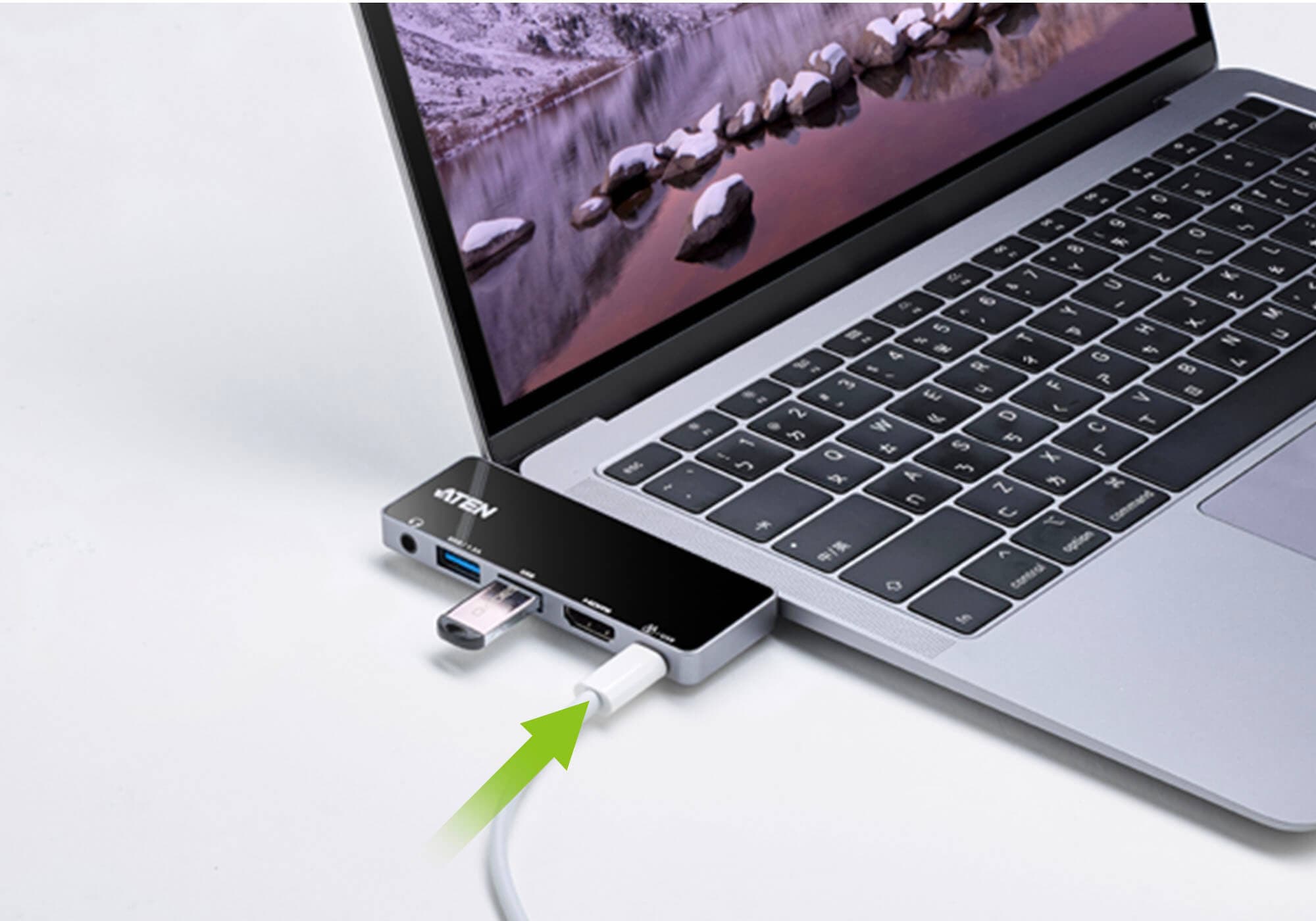 USB-C Travel Dock with Power Pass-Through — изглед 8